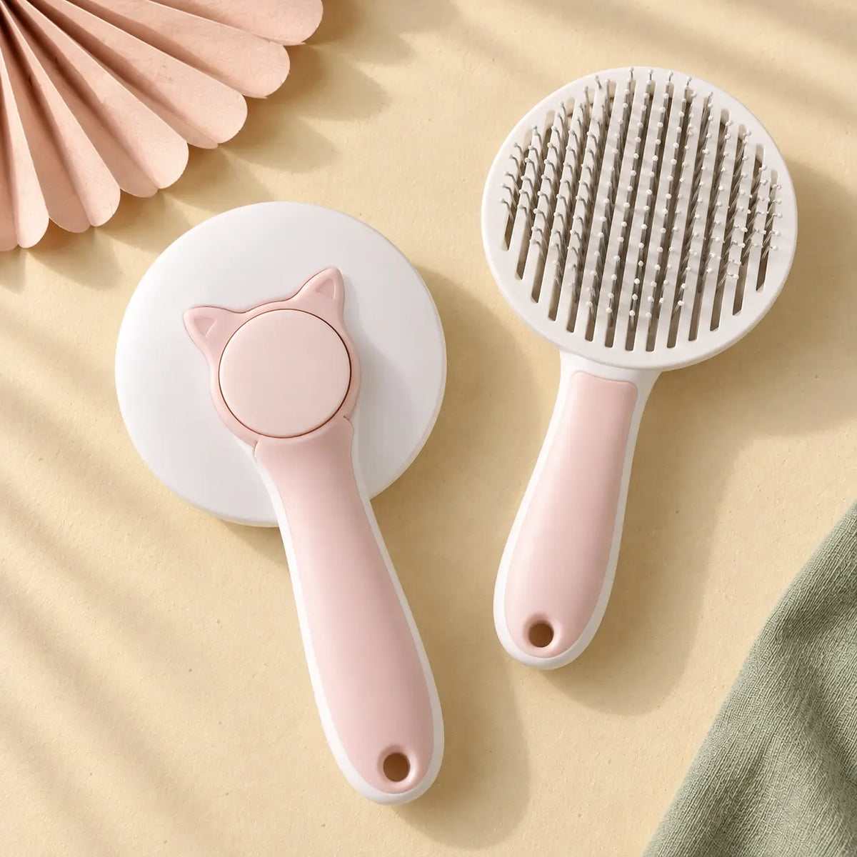 Brosse autonettoyante anti-mue rose — vues du produit